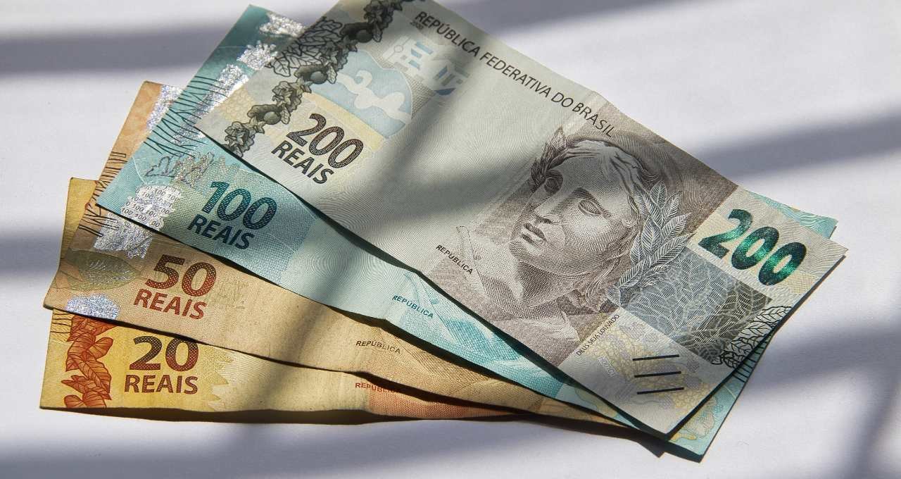 Governo propõe salário mínimo de R$ 1.630 em 2026