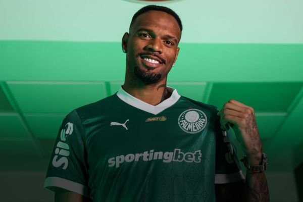  

 

CARLOS MIGUEL RETORNA AO BRASIL E REFORÇA O PALMEIRAS. 